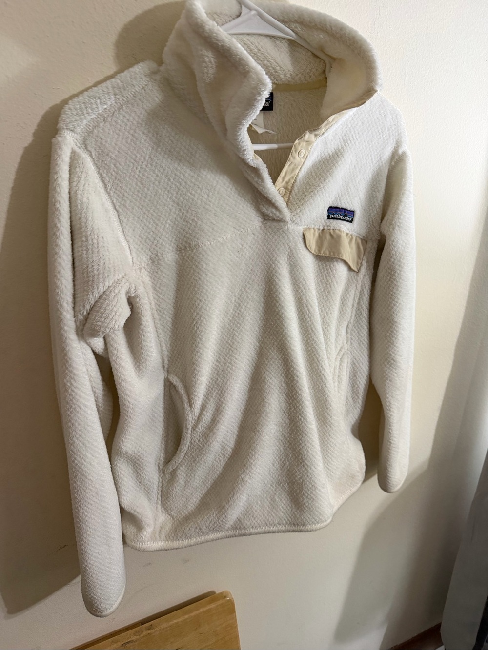 Patagonia Women’s Size Medium Lightweight Fleece Pullover - Cream
